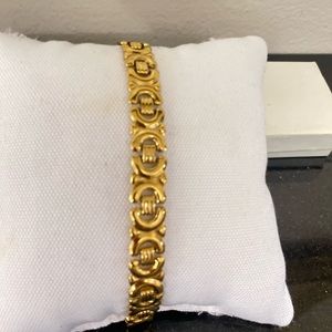 Vintage Avon gold tone bracelet